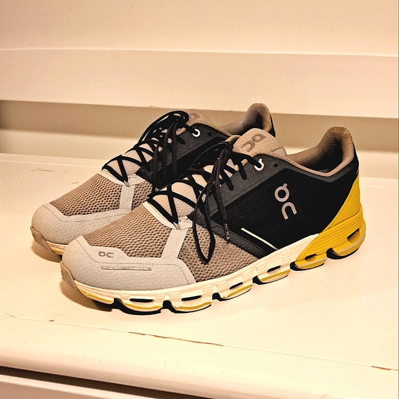 ON Men's Cloudflyer Running Sneaker Shoes, Grey/Lime - Picture 1 of 3